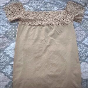 SoHo lady top Lace Off  Shoulder Compression One Size Beige